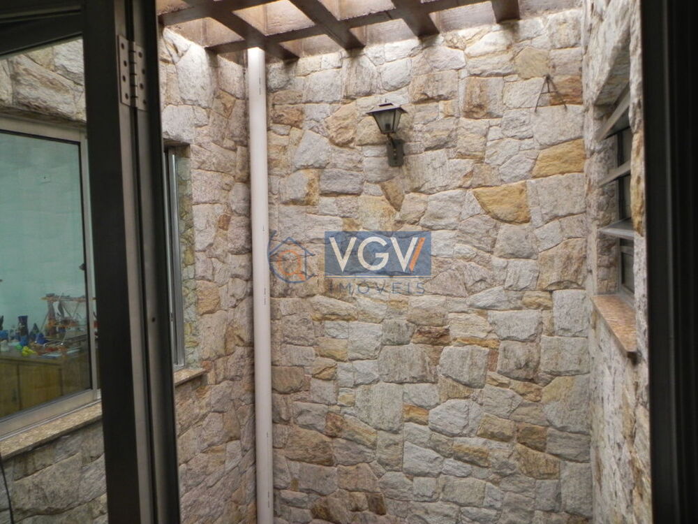 Sobrado à venda e aluguel com 3 quartos, 246m² - Foto 3