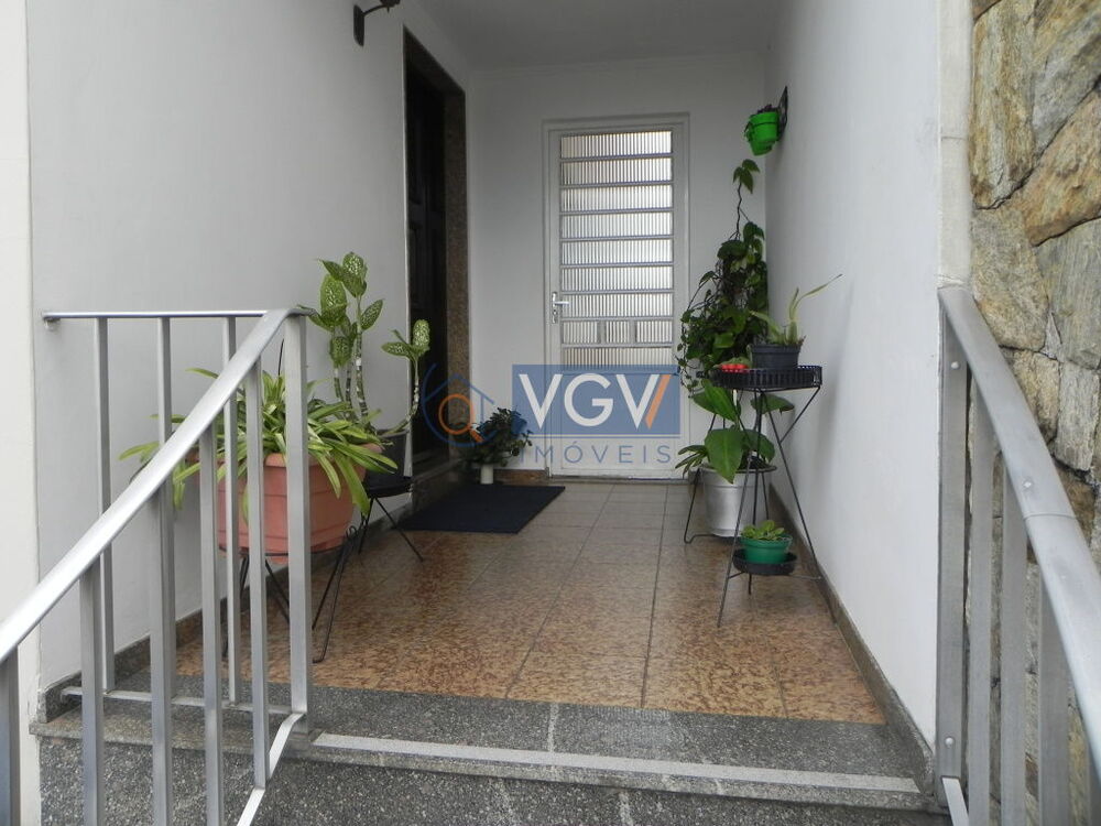 Sobrado à venda e aluguel com 3 quartos, 246m² - Foto 4