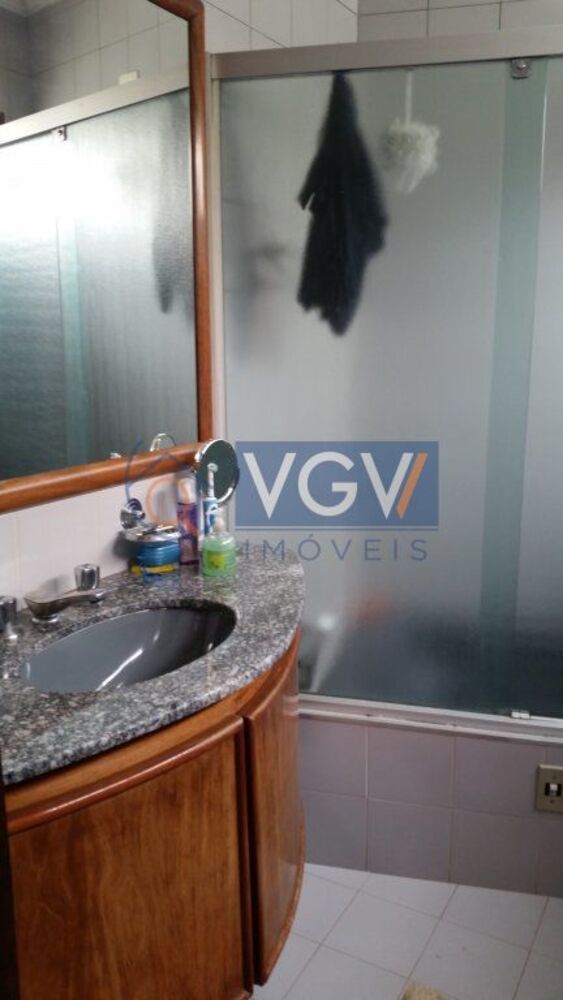 Casa à venda com 4 quartos, 200m² - Foto 3