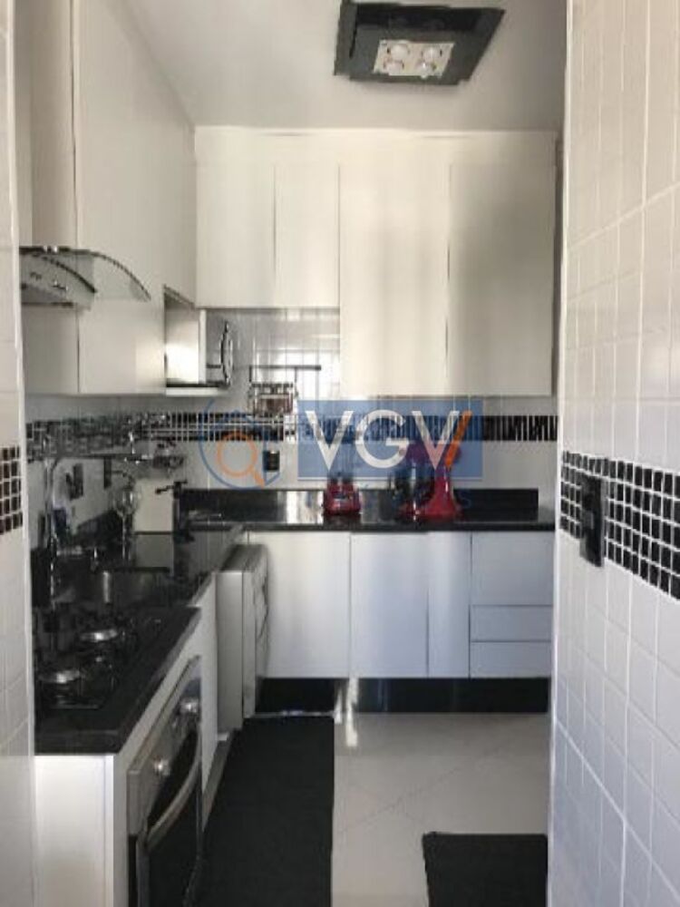 Apartamento à venda com 2 quartos, 62m² - Foto 2