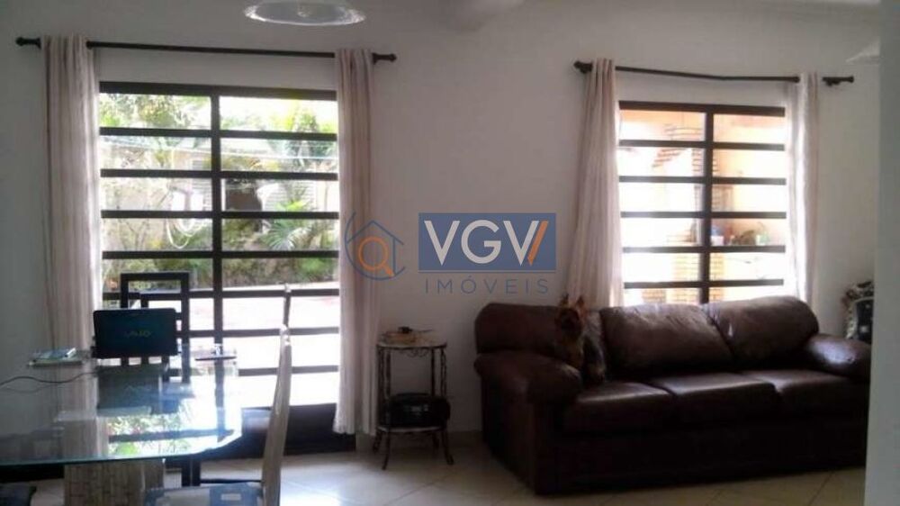 Casa à venda com 3 quartos, 200m² - Foto 2