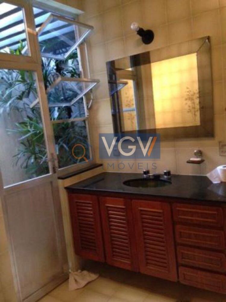 Casa à venda com 4 quartos, 300m² - Foto 4