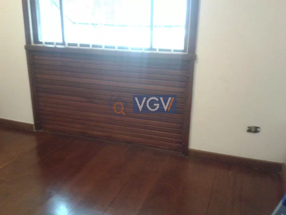 Casa à venda com 3 quartos, 280m² - Foto 1