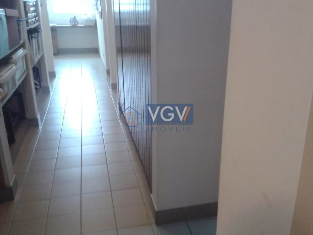 Casa à venda com 3 quartos, 280m² - Foto 4