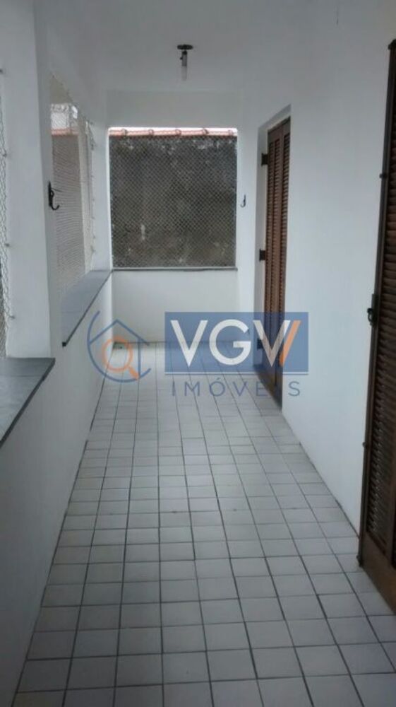Casa à venda e aluguel com 7 quartos, 404m² - Foto 3