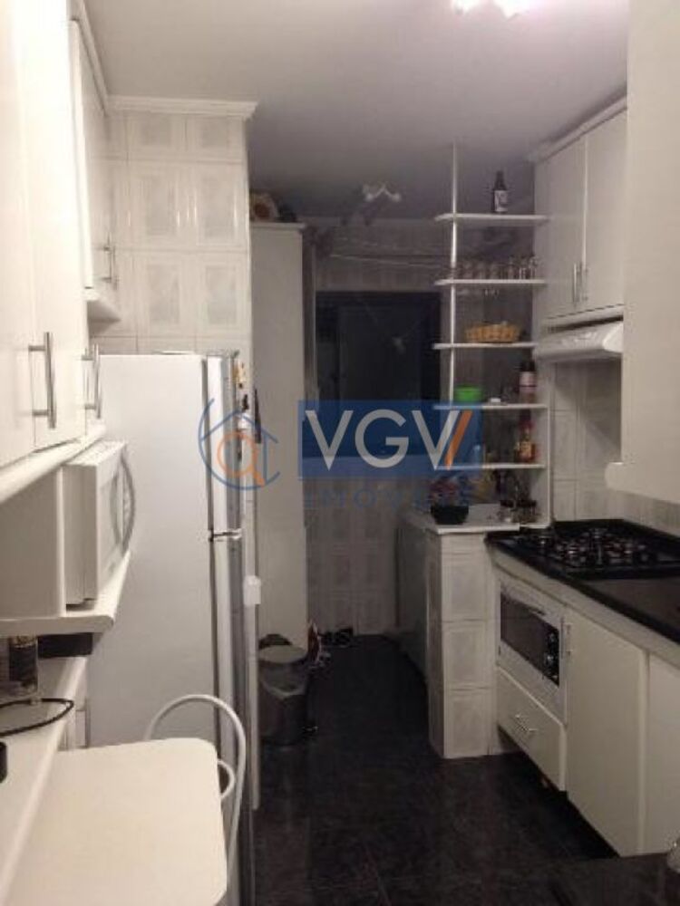 Apartamento para alugar com 3 quartos, 72m² - Foto 2