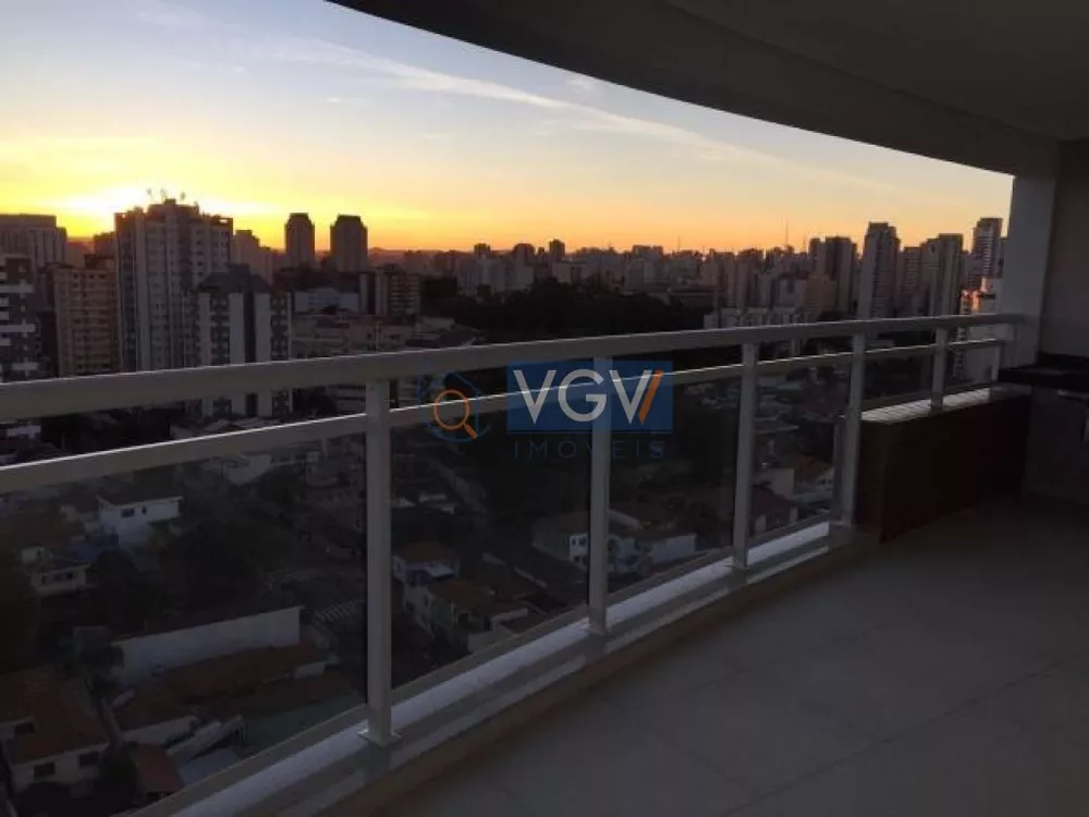 Apartamento à venda com 3 quartos, 95m² - Foto 1