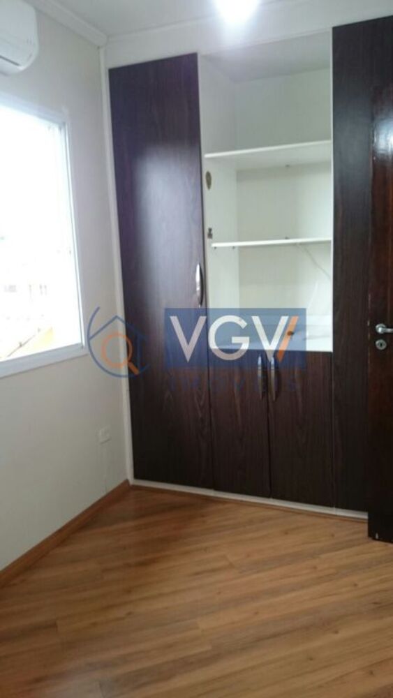 Casa à venda e aluguel com 4 quartos, 221m² - Foto 4
