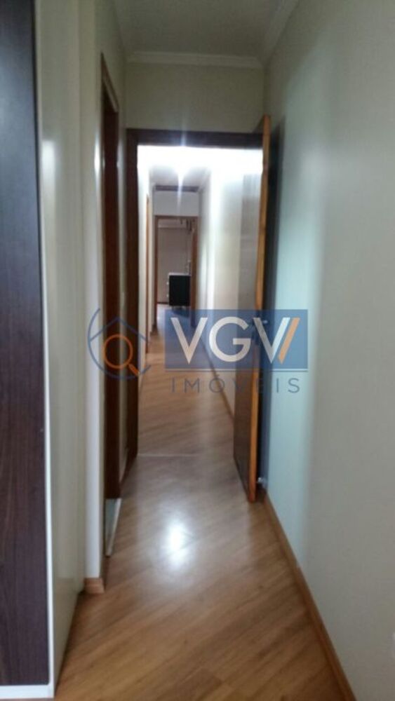Casa à venda e aluguel com 4 quartos, 221m² - Foto 1