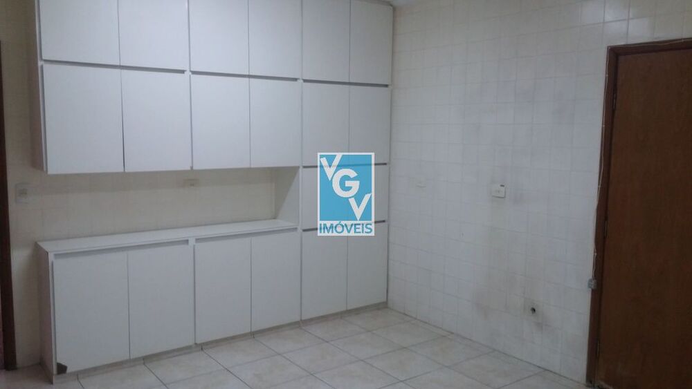 Casa para alugar com 3 quartos, 350m² - Foto 6
