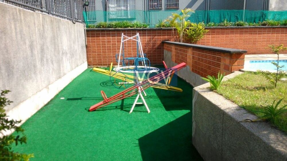 Apartamento à venda com 3 quartos, 90m² - Foto 2