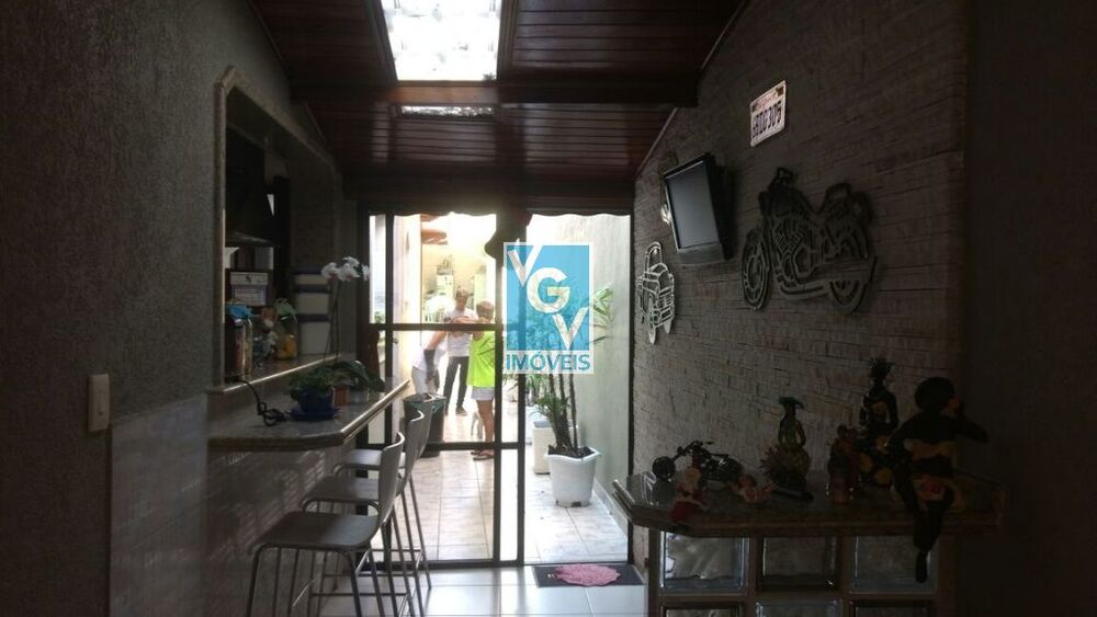 Casa, 3 quartos, 240 m² - Foto 1