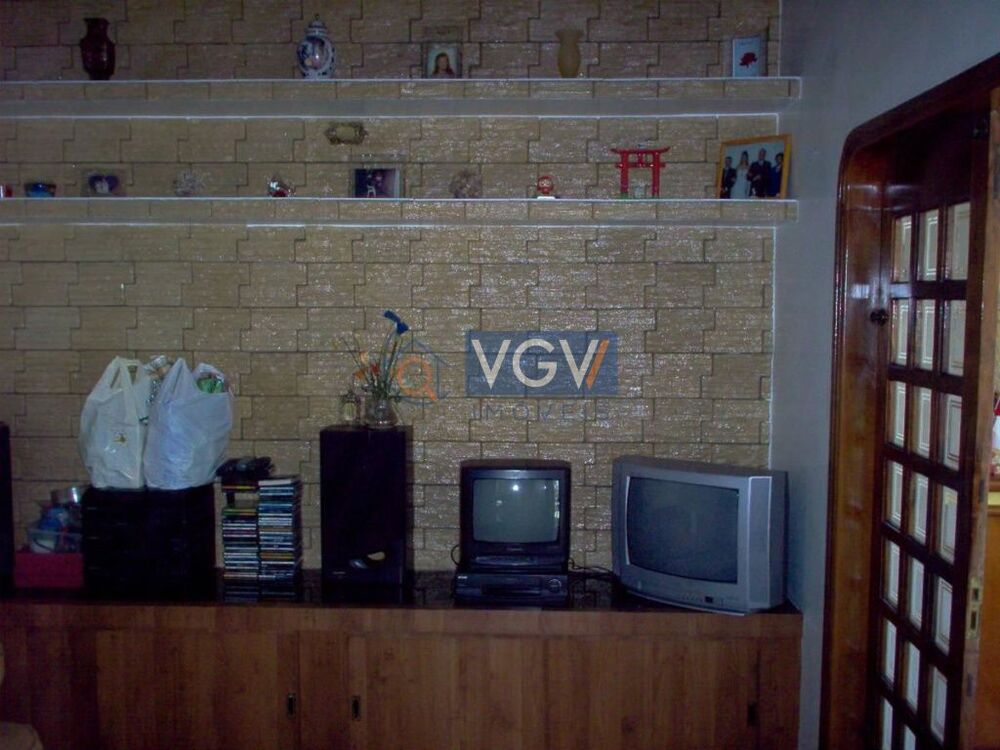 Casa à venda e aluguel com 3 quartos, 269m² - Foto 2