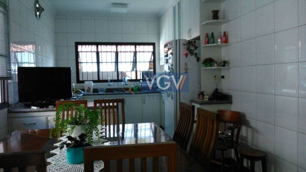 Casa, 3 quartos, 280 m² - Foto 1