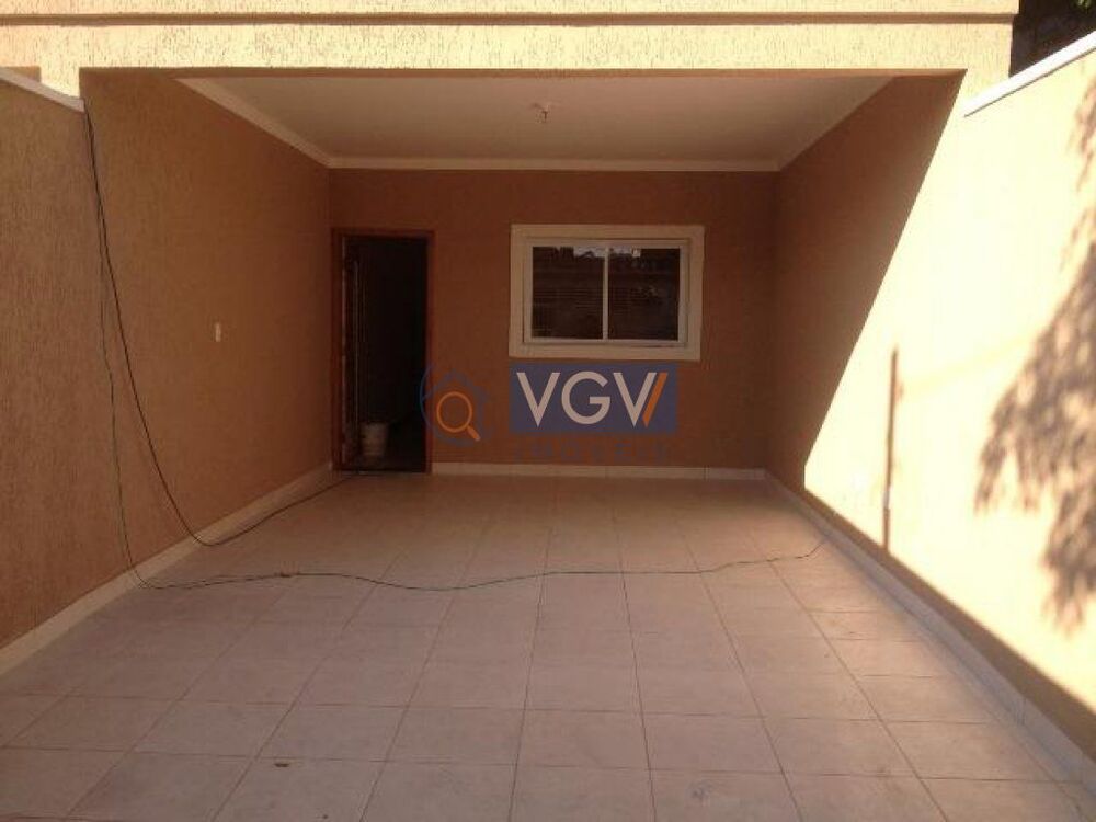 Casa à venda com 3 quartos, 130m² - Foto 1