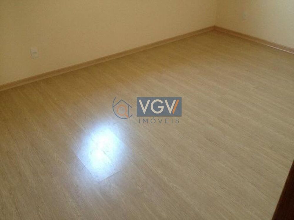 Casa à venda com 3 quartos, 130m² - Foto 4