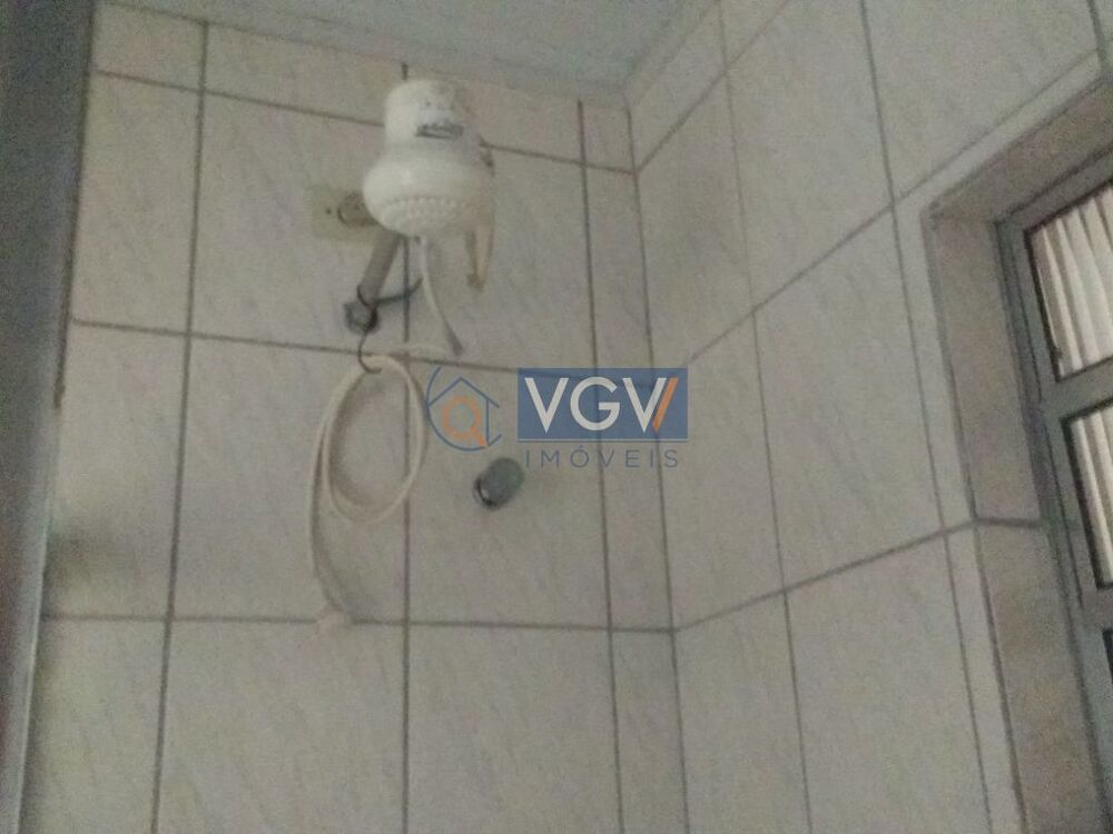 Casa para alugar com 2 quartos, 90m² - Foto 2