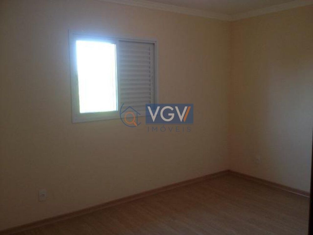 Casa à venda com 3 quartos, 130m² - Foto 2