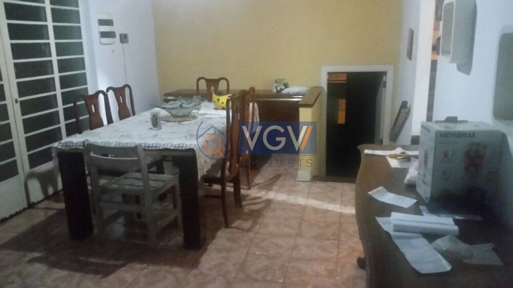 Casa, 4 quartos, 222 m² - Foto 2
