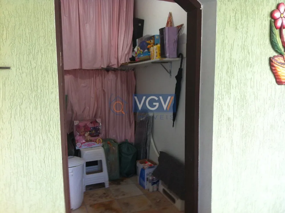 Casa, 3 quartos, 243 m² - Foto 2