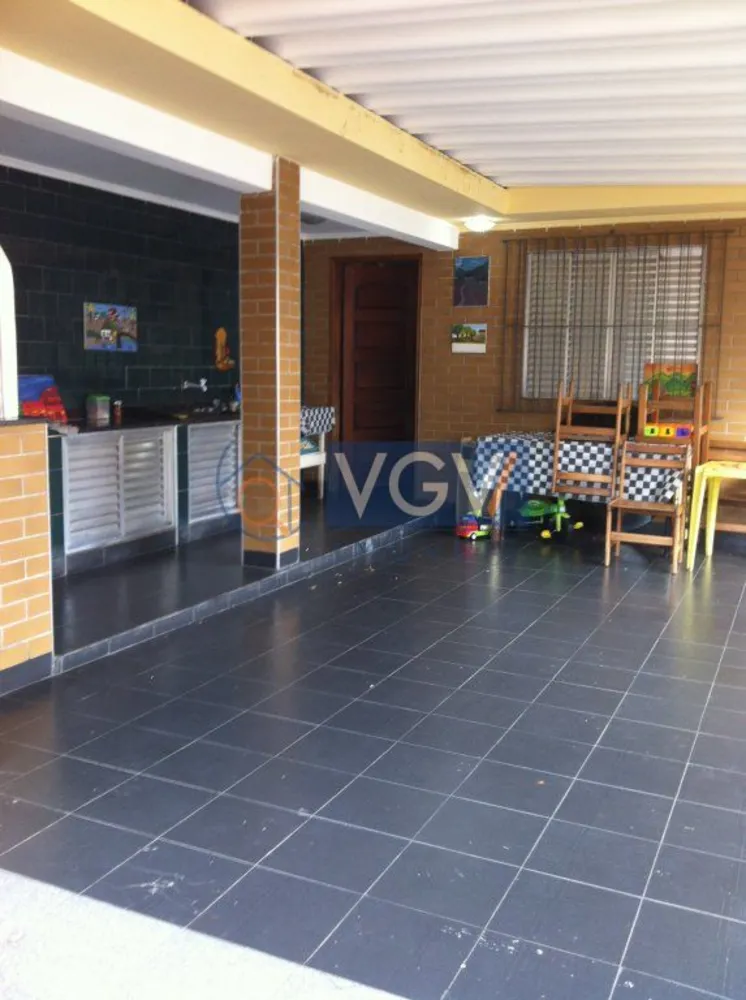 Casa, 3 quartos, 200 m² - Foto 2