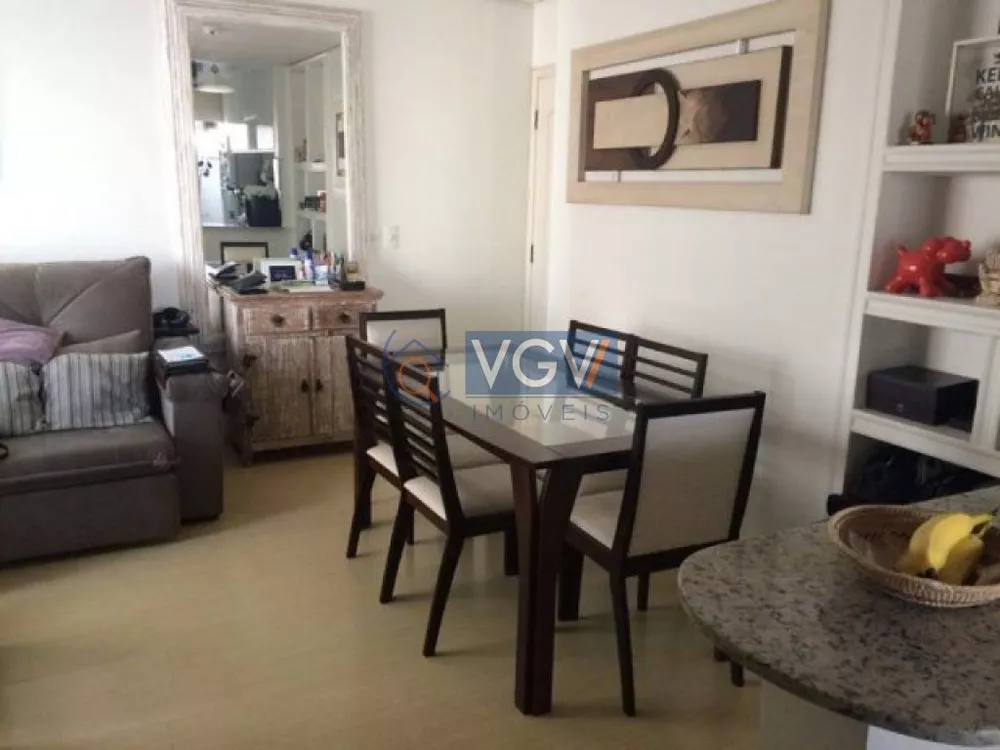 Apartamento à venda com 2 quartos, 62m² - Foto 2