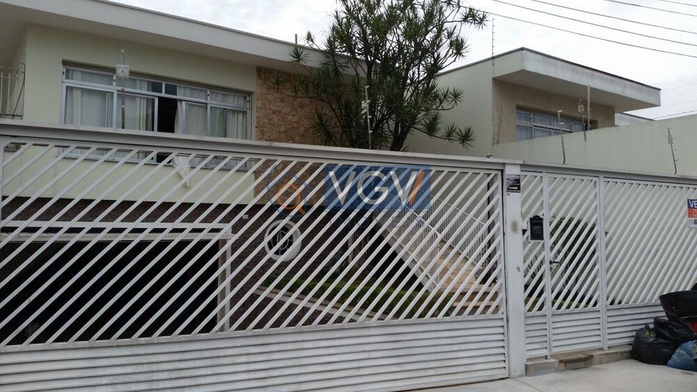 Casa, 3 quartos, 202 m² - Foto 1