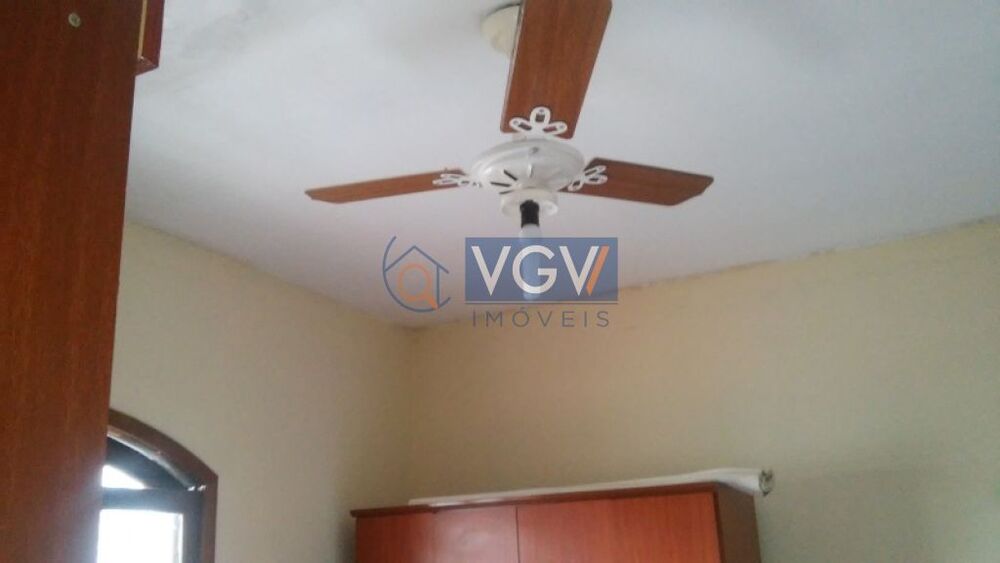 Casa à venda com 2 quartos, 140m² - Foto 4