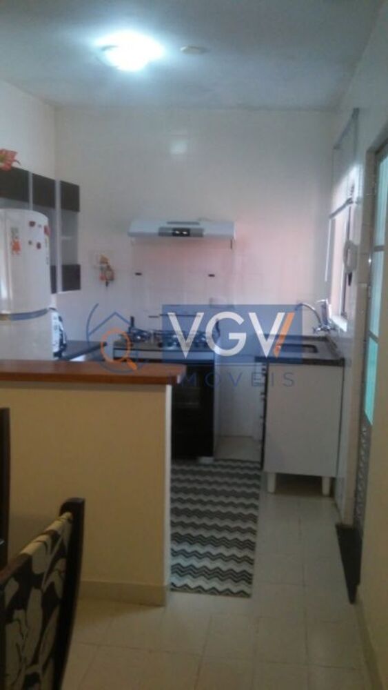 Casa à venda com 2 quartos, 140m² - Foto 1
