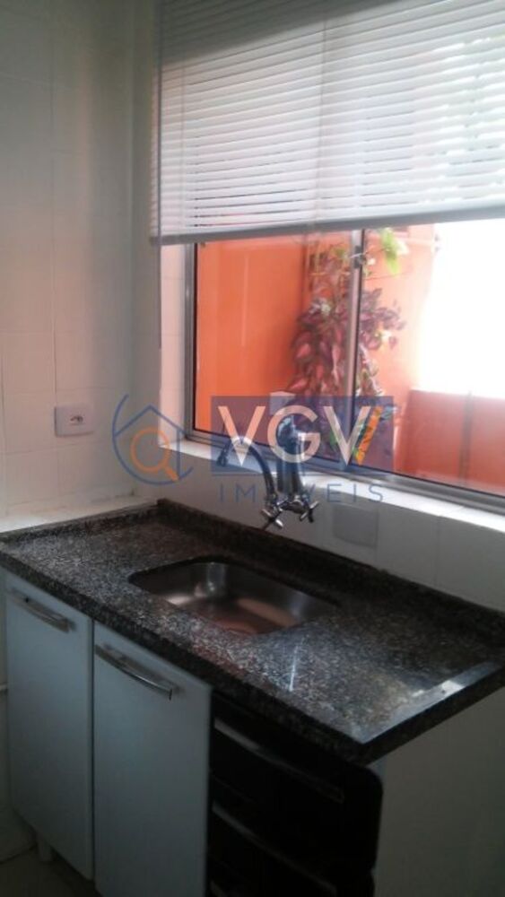 Casa à venda com 2 quartos, 140m² - Foto 2