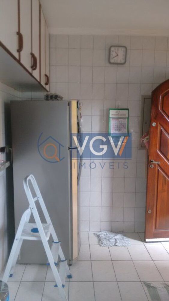 Casa à venda com 3 quartos, 241m² - Foto 3