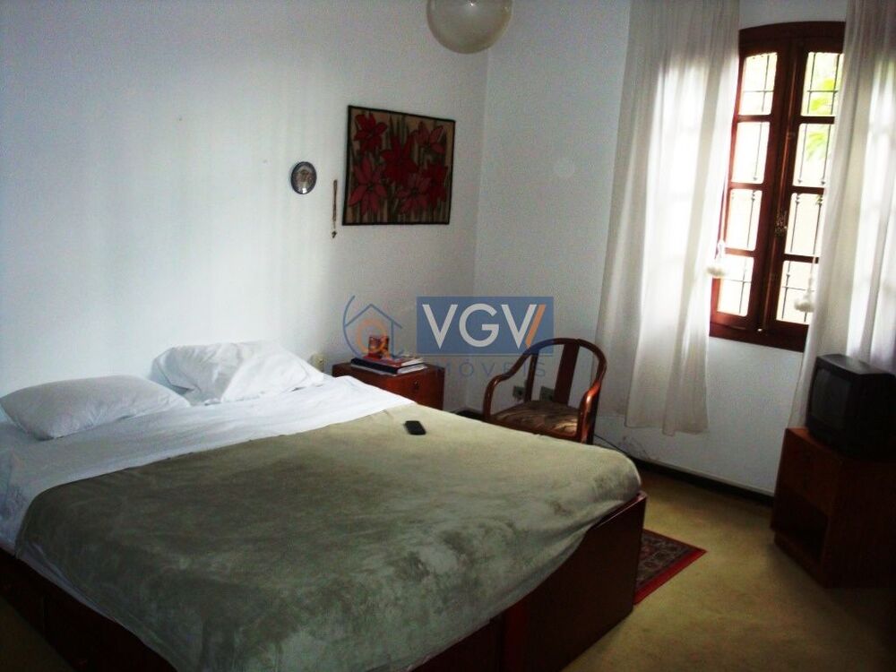 Casa à venda e aluguel com 5 quartos, 400m² - Foto 4