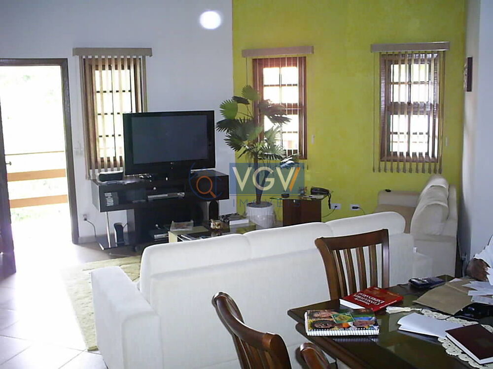 Casa, 4 quartos, 220 m² - Foto 1