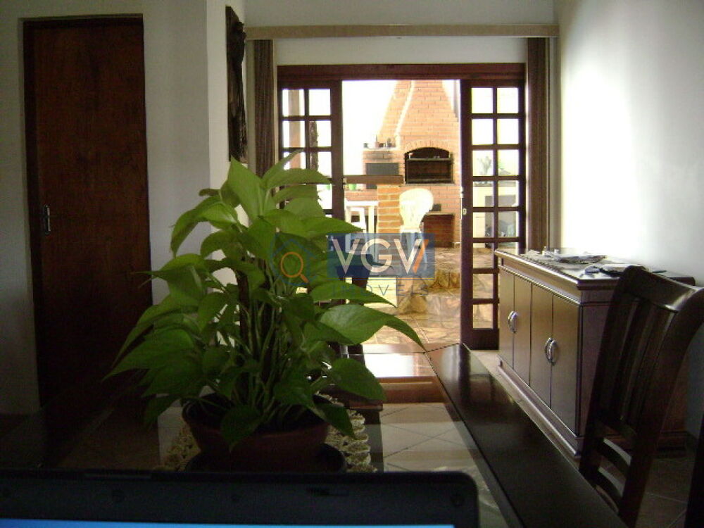 Casa, 4 quartos, 220 m² - Foto 3