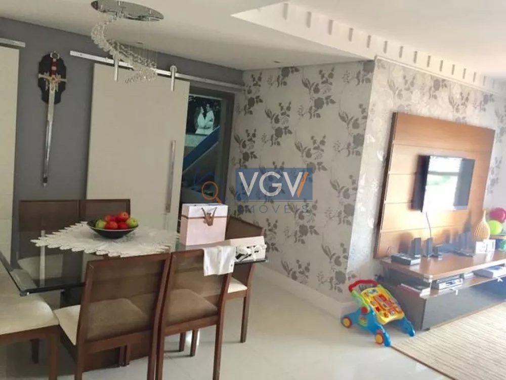 Apartamento à venda com 2 quartos, 84m² - Foto 2