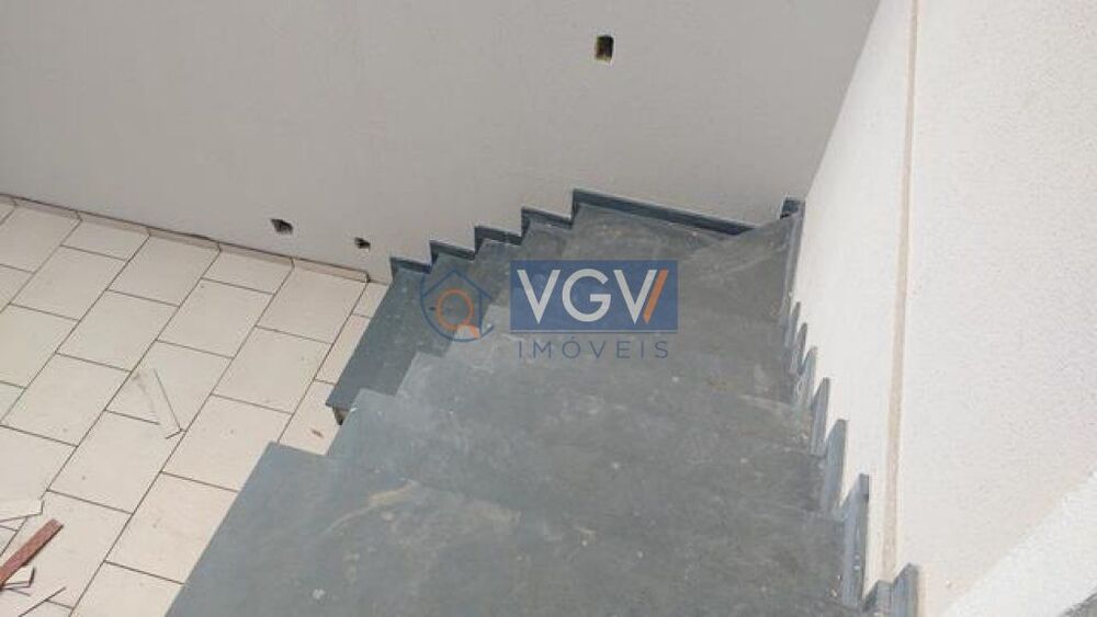 Casa à venda com 2 quartos, 70m² - Foto 8