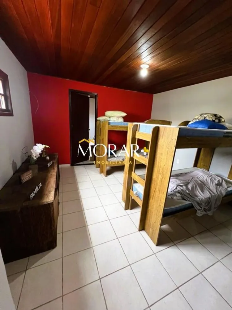 Casa, 6 quartos, 179 m² - Foto 1
