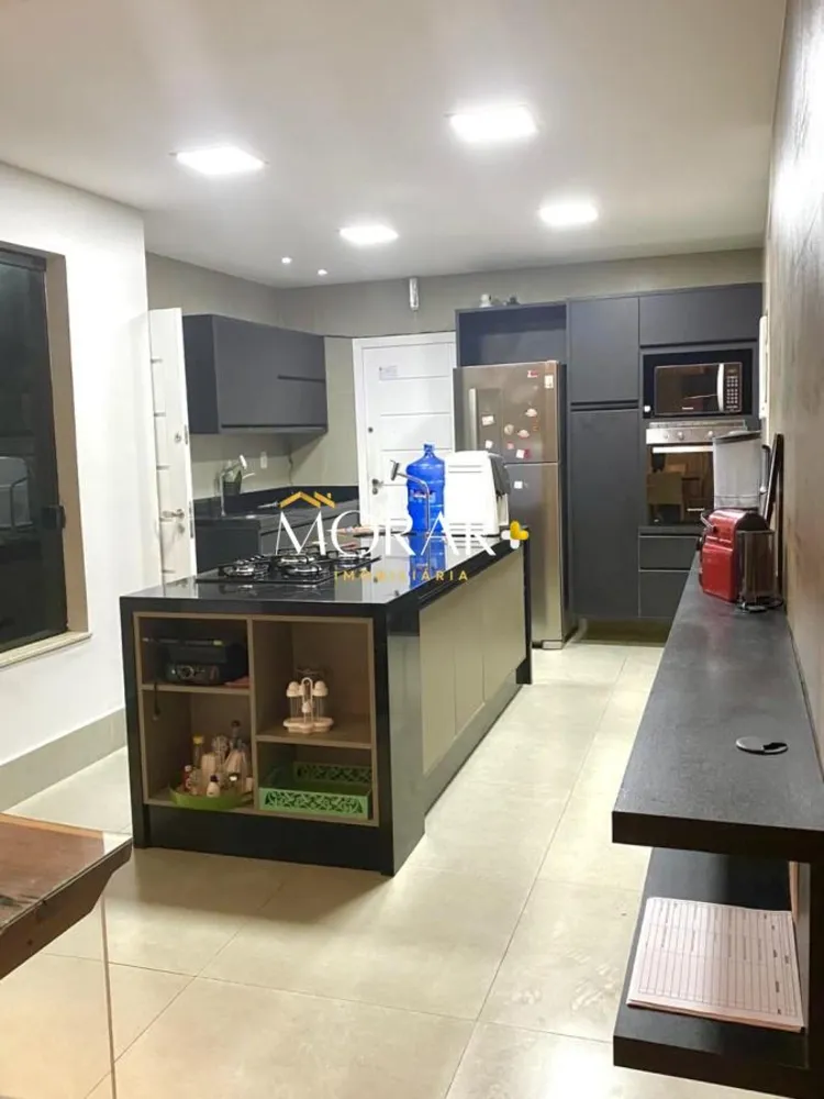 Casa, 5 quartos, 220 m² - Foto 2