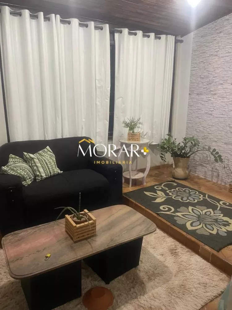 Casa, 5 quartos, 242 m² - Foto 1