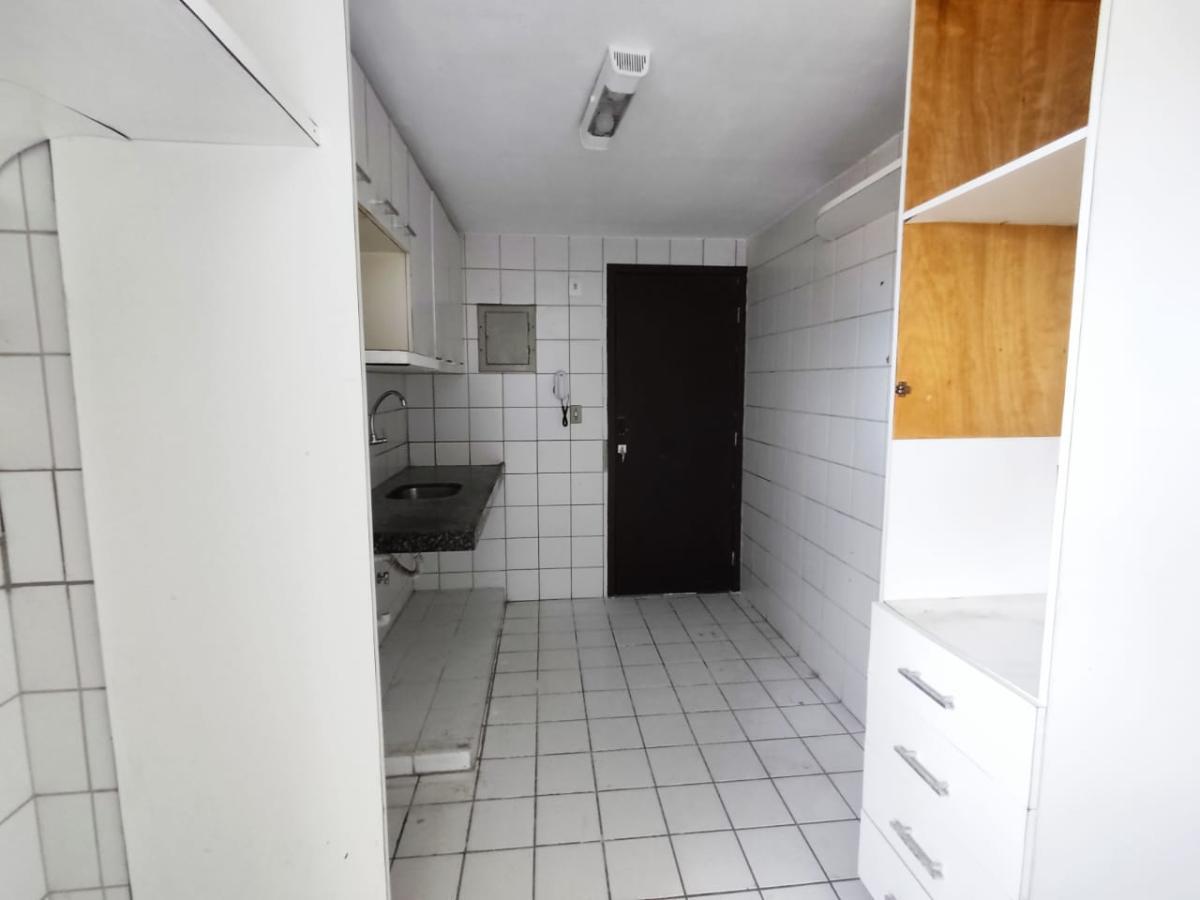 Apartamento à venda com 3 quartos, 75m² - Foto 3