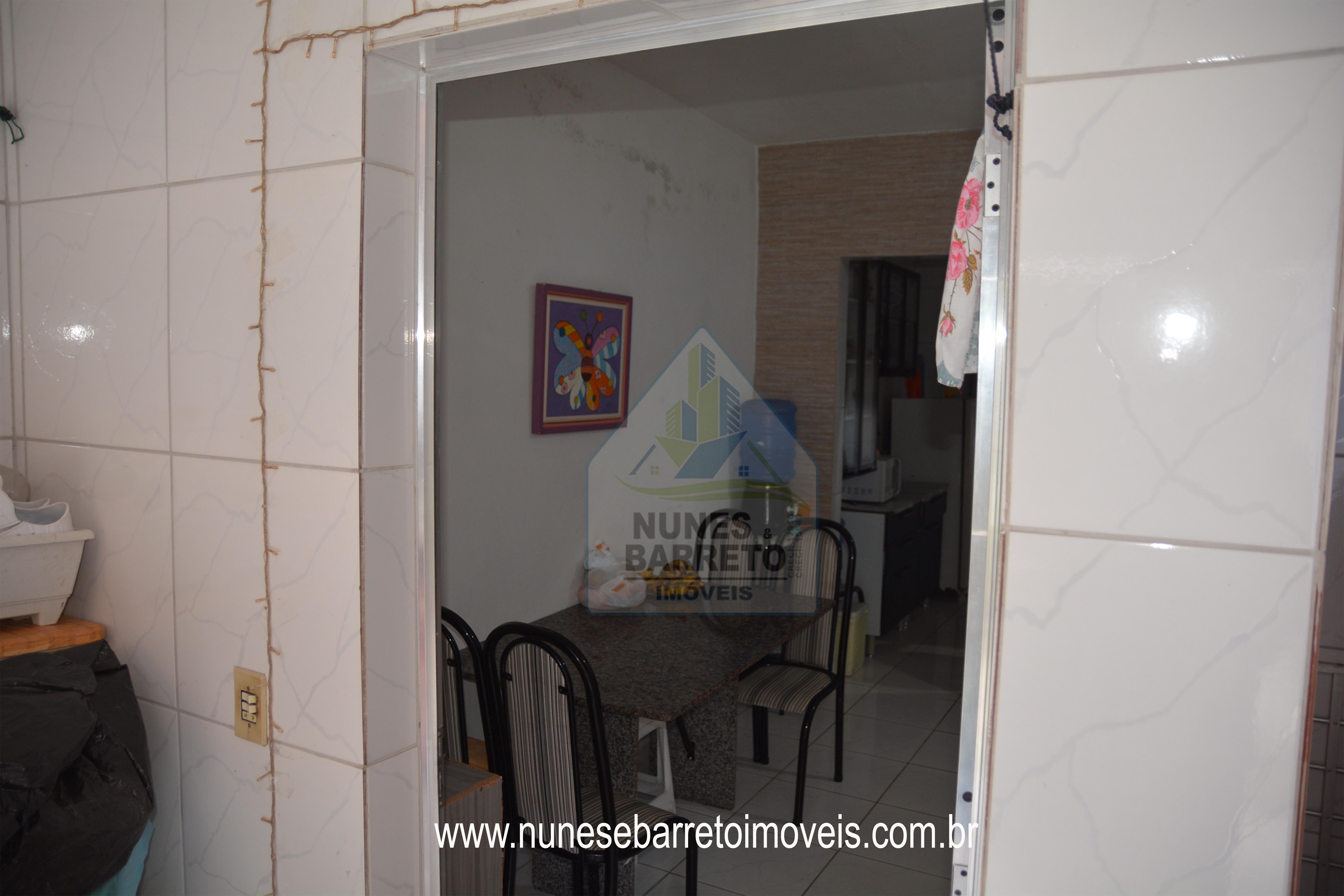 Casa à venda com 4 quartos, 80m² - Foto 15