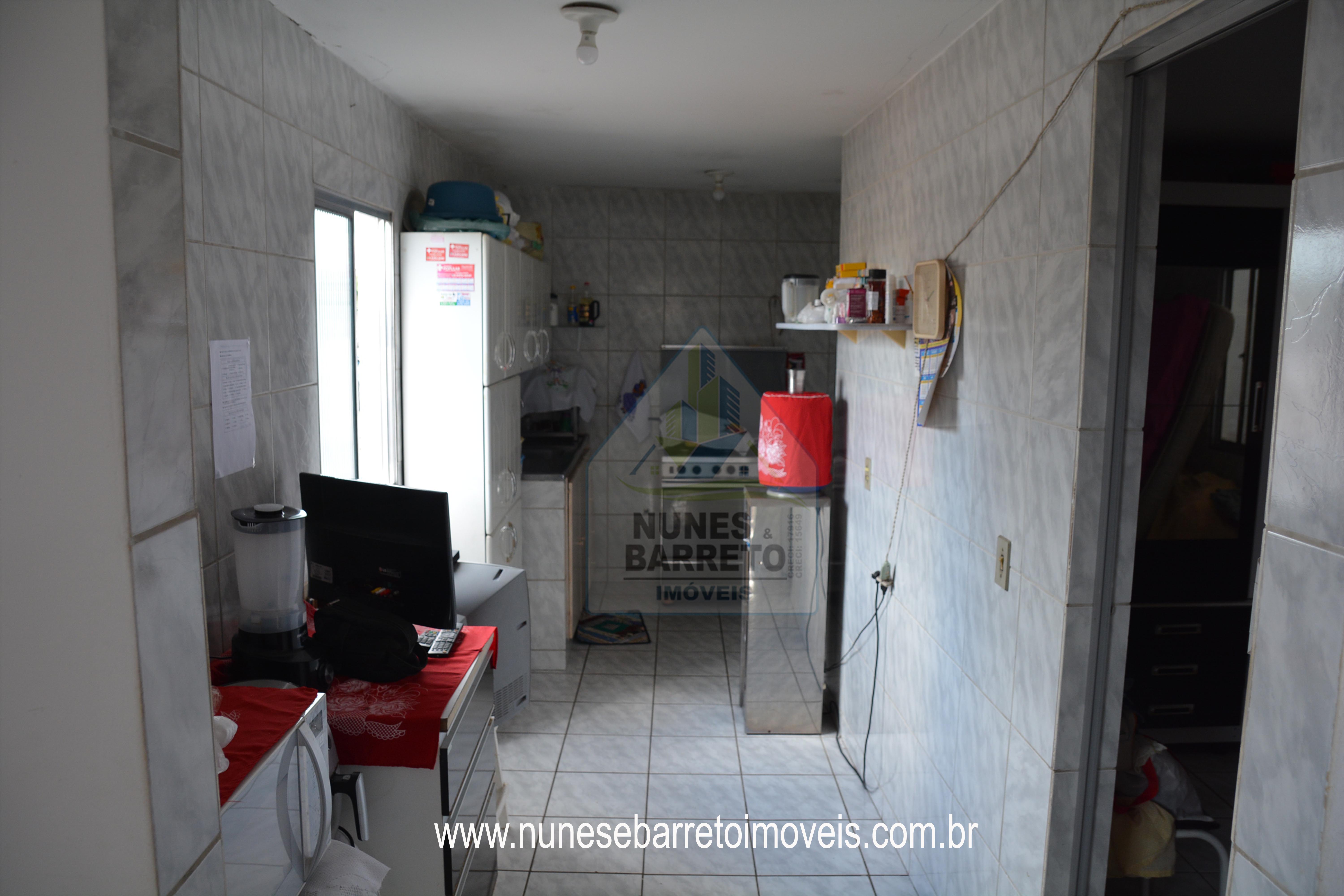 Casa à venda com 4 quartos, 80m² - Foto 4