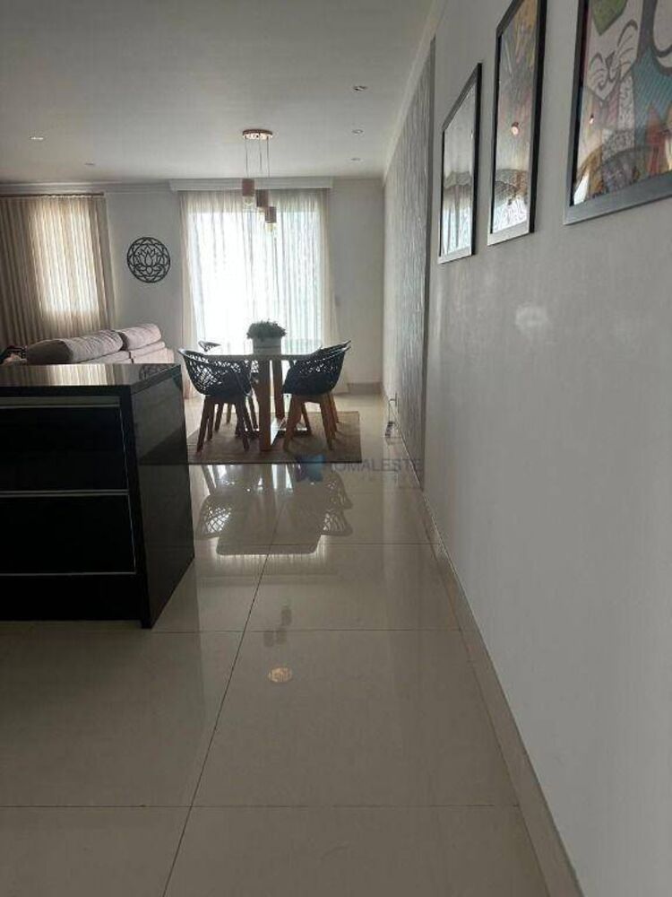 Apartamento à venda com 3 quartos, 90m² - Foto 1