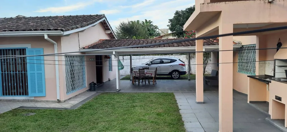 Casa, 5 quartos, 180 m² - Foto 1