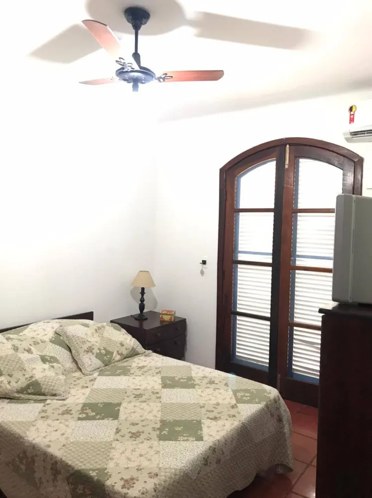 Casa, 4 quartos, 198 m² - Foto 2