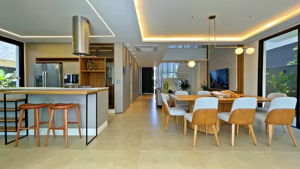 Casa à venda com 6 quartos, 380m² - Foto 7