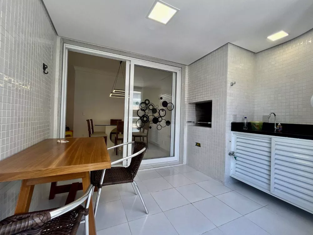 Apartamento à venda com 3 quartos, 117m² - Foto 2