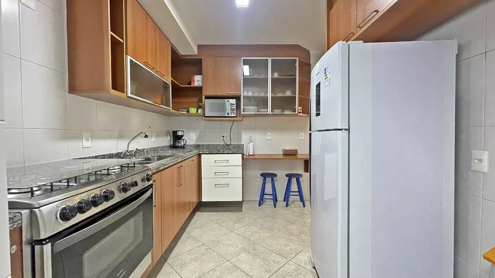 Apartamento à venda com 3 quartos, 94m² - Foto 2