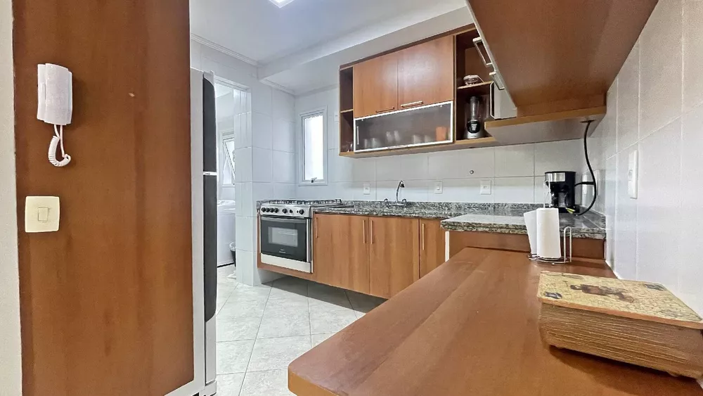 Apartamento à venda com 3 quartos, 94m² - Foto 3