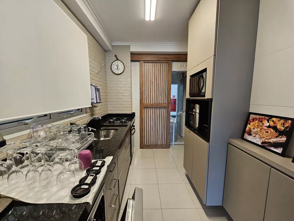 Apartamento à venda com 3 quartos, 121m² - Foto 3